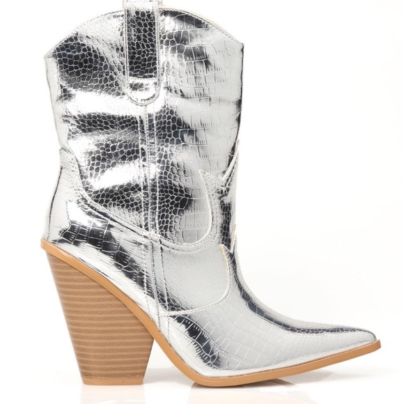 fashion nova cowboy boots